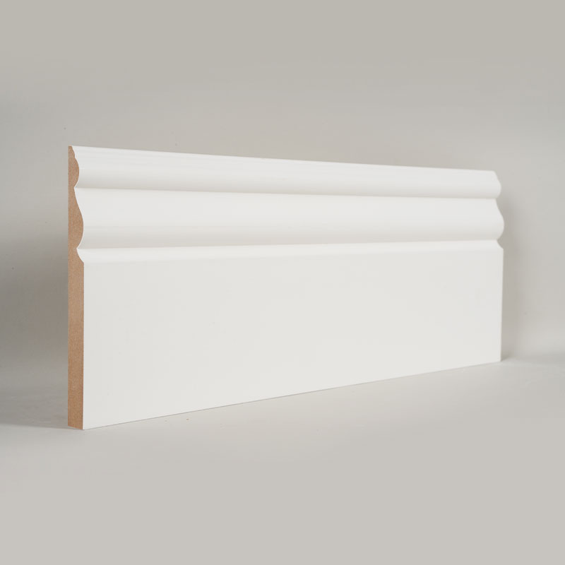 Plinthe en MDF (apprêt de remplissage et blanc nacré) 3/5' x 6'