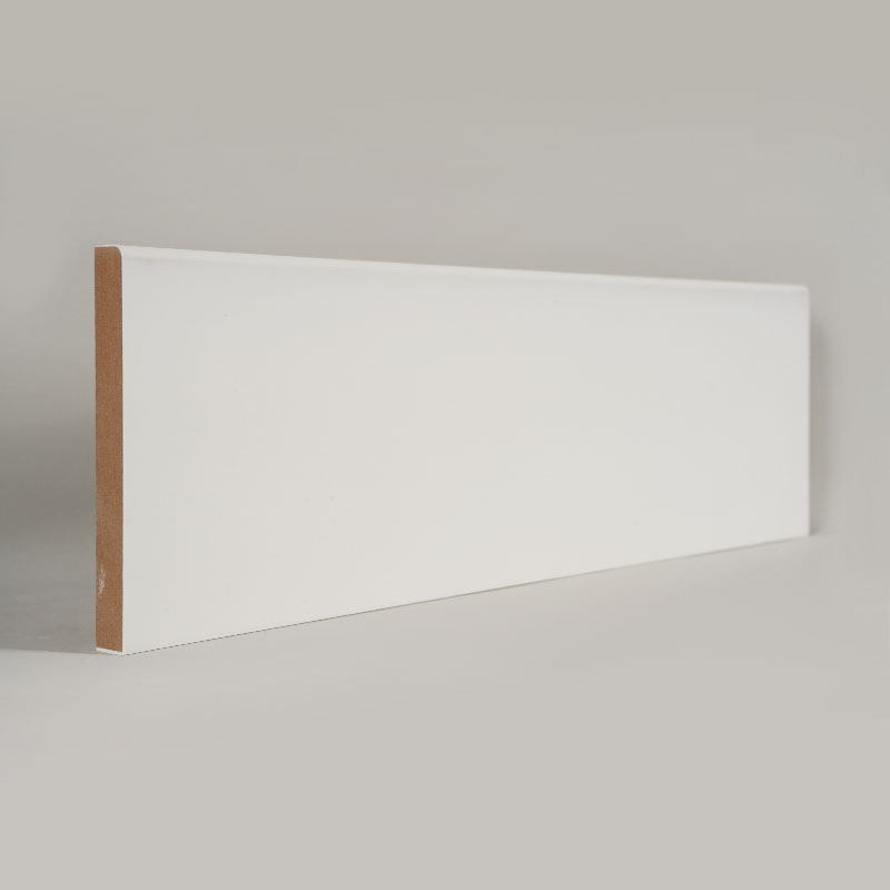 Plinthe en MDF (apprêt de remplissage et blanc nacré) 1/2' x 4 1/2'