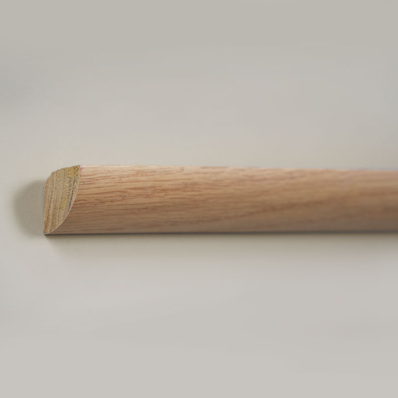 Moulure quart de rond en bois massif (enveloppée de placage de chêne rouge + peinture) - Couleur chêne 7/8' x 7/8'