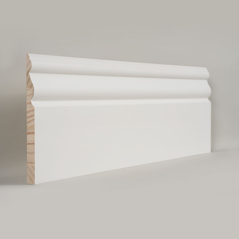 Plinthe en pin (apprêt de remplissage et blanc perle) 3/5' x 6'