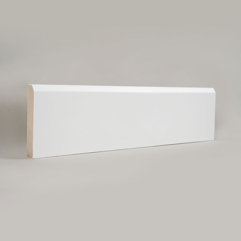 Plinthe en bois de pin (apprêtée et peinte) - Blanc 3/5' x 3 15/16'-A
