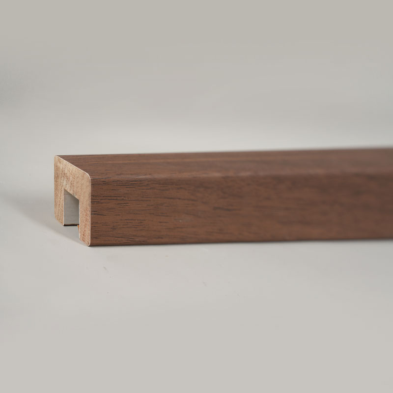 Rampes d'escalier en bois massif (enveloppées de PVC) - Couleur noyer foncé 1 1/6' x 1 1/6'