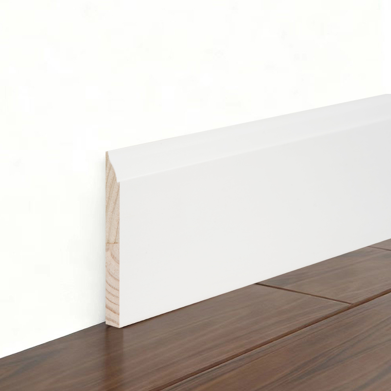 Plinthe en pin (apprêt de remplissage et blanc perle) 3/5' x 4 1/4'