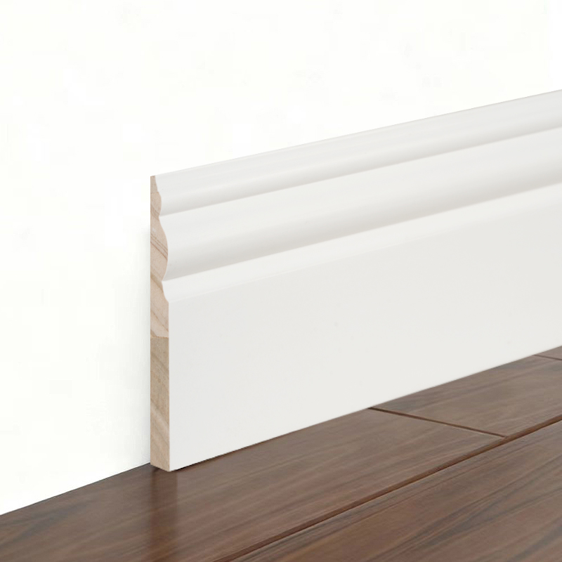 Plinthe en pin (apprêt de remplissage et blanc perle) 3/5' x 5'