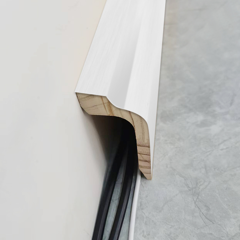 Plinthe en bois de pin (apprêt + peinture) - Blanc 1 1/2'x2 1/6'
