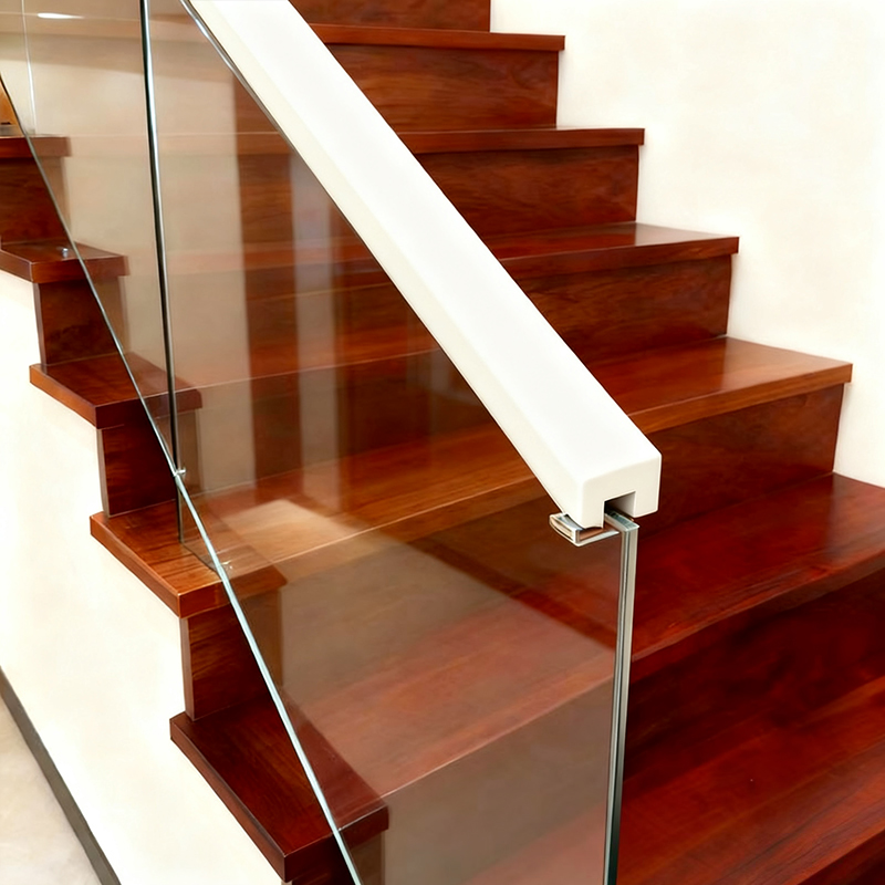 Rampes d'escalier en bois massif (apprêtées et peintes) - Blanc suisse 1 1/6' x 1 1/6'