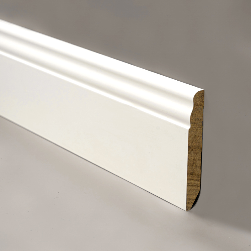Plinthe en bois massif (apprêtée et peinte) - Blanc 3/5' x 3 15/16'