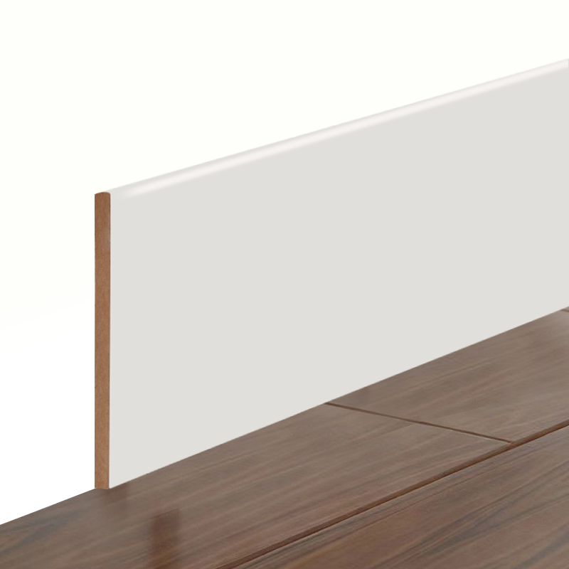 Plinthe en MDF (apprêt de remplissage et blanc nacré) 1/2' x 4 1/2'