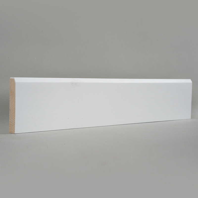 Plinthe en bois de pin (apprêtée et peinte) - Blanc 3/5' x 3 1/6'-A