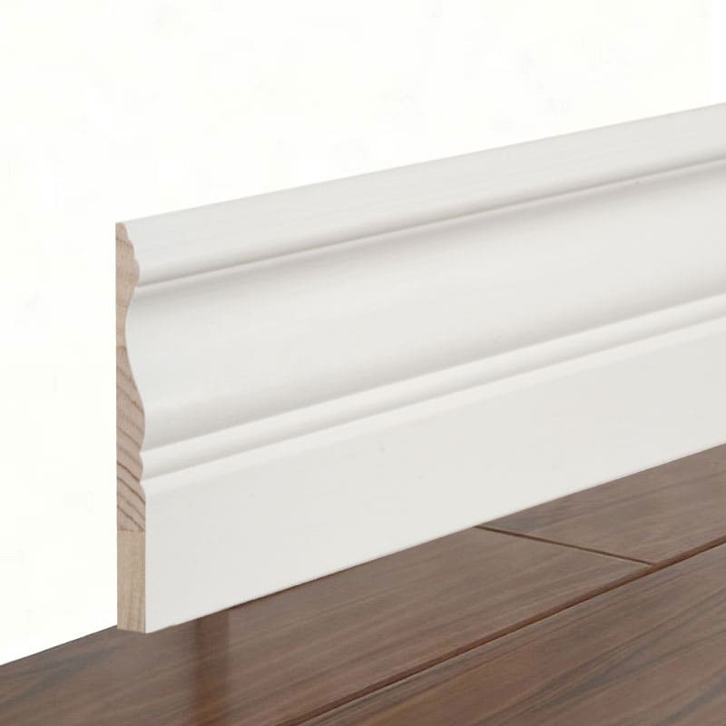 Plinthe en pin (apprêt de remplissage et blanc perle) 3/5' x 4'